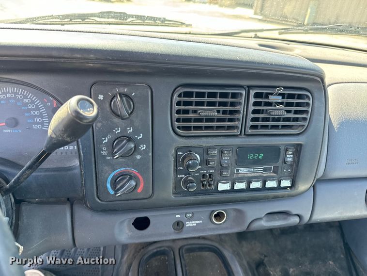 image for item ND9058 2000 Dodge Dakota pickup truck