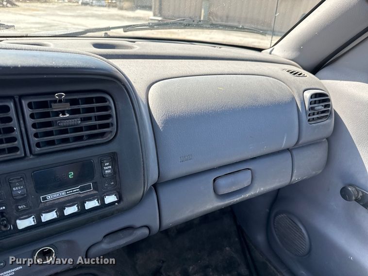 image for item ND9058 2000 Dodge Dakota pickup truck