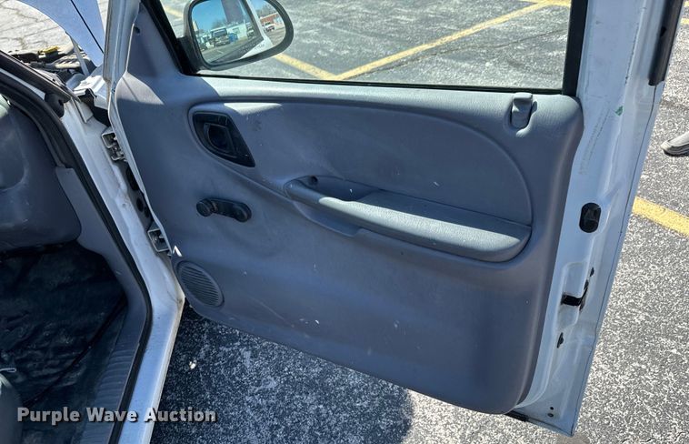 image for item ND9058 2000 Dodge Dakota pickup truck