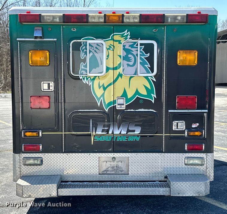image for item ND9060 1997 Ford E350 ambulance