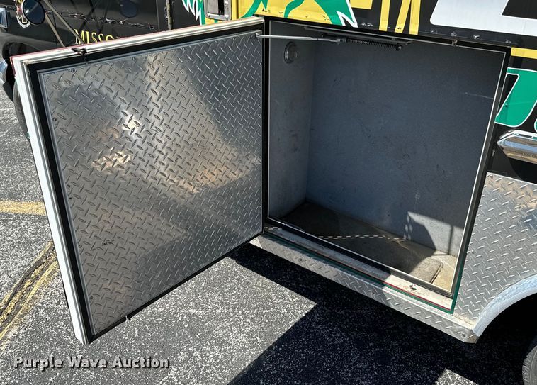 image for item ND9060 1997 Ford E350 ambulance