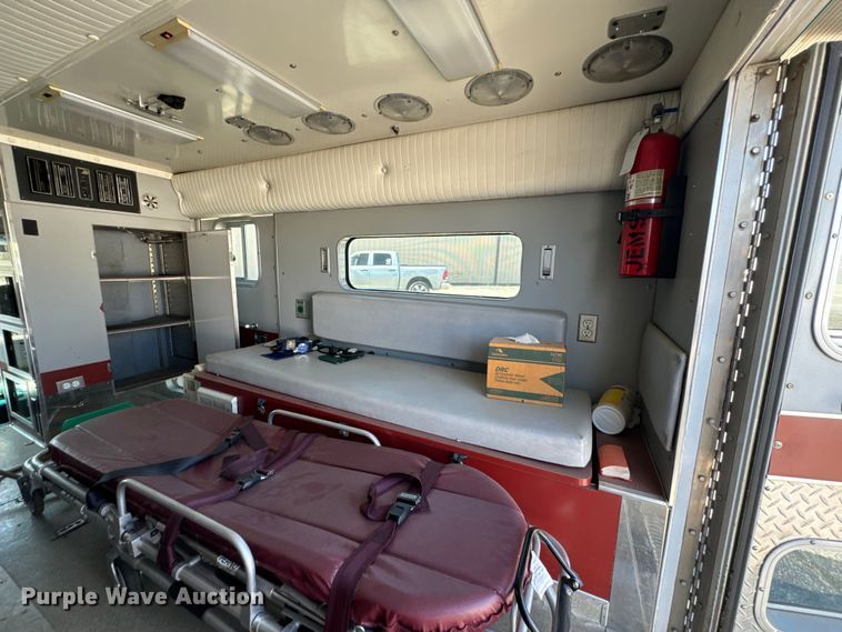 image for item ND9060 1997 Ford E350 ambulance