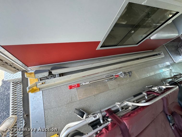 image for item ND9060 1997 Ford E350 ambulance