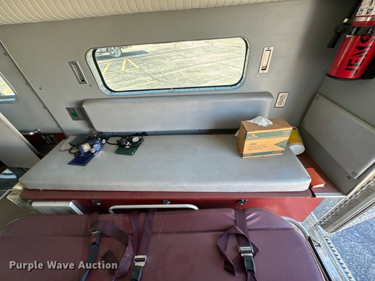 image for item ND9060 1997 Ford E350 ambulance