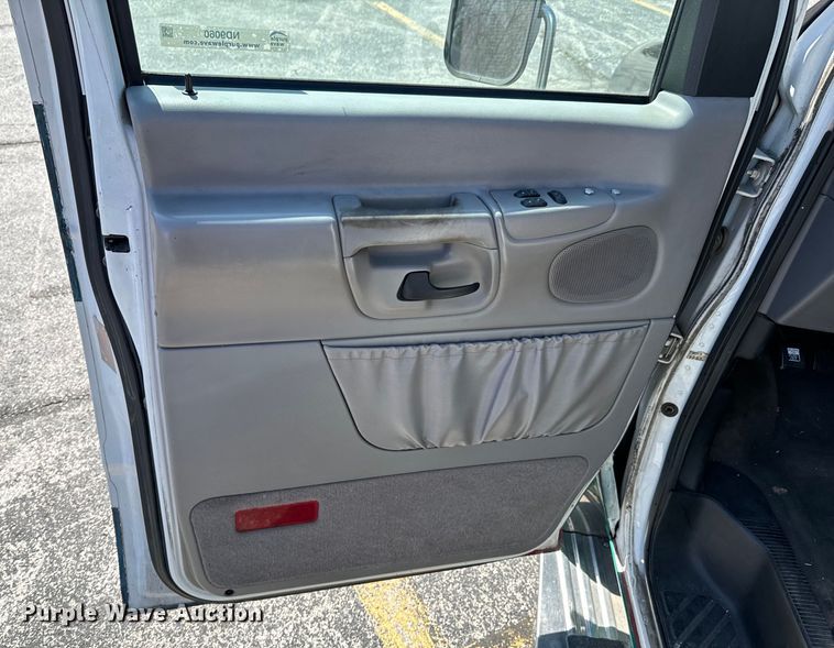 image for item ND9060 1997 Ford E350 ambulance