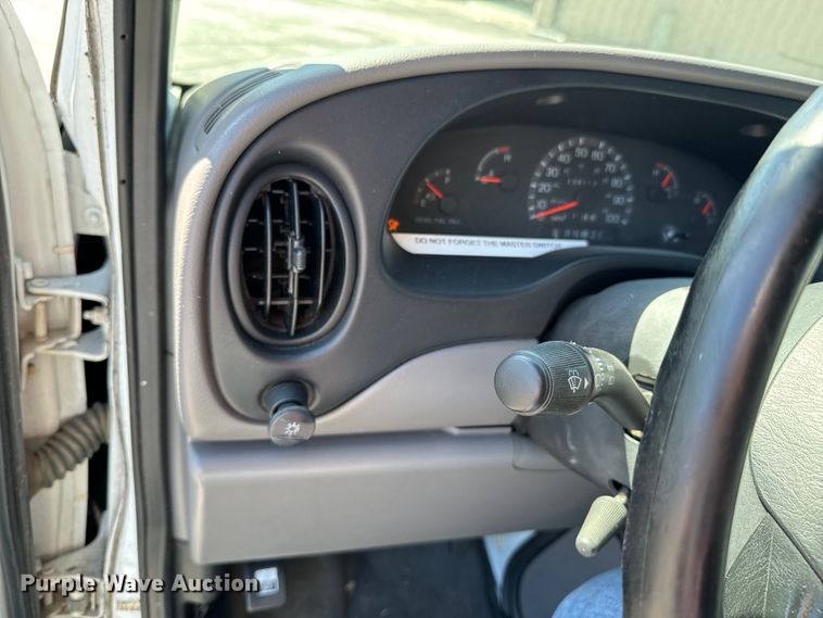 image for item ND9060 1997 Ford E350 ambulance