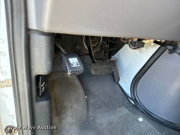 image for item ND9060 1997 Ford E350 ambulance