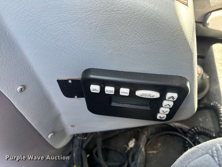 image for item ND9060 1997 Ford E350 ambulance