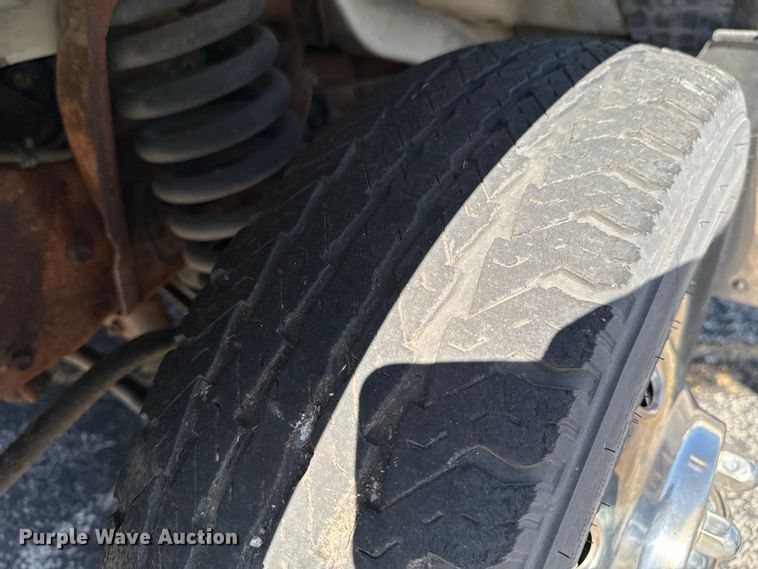 image for item ND9060 1997 Ford E350 ambulance