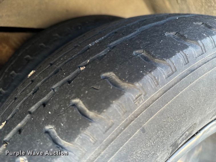 image for item ND9060 1997 Ford E350 ambulance