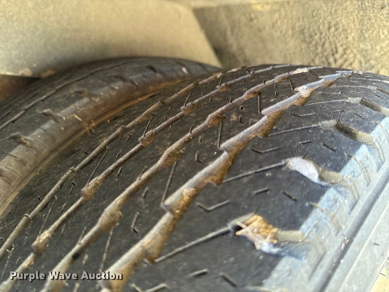 image for item ND9060 1997 Ford E350 ambulance