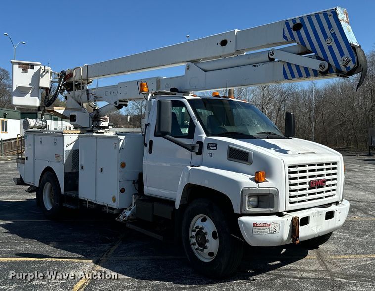 image for item ND9061 2003 GMC C7500 bucket truck