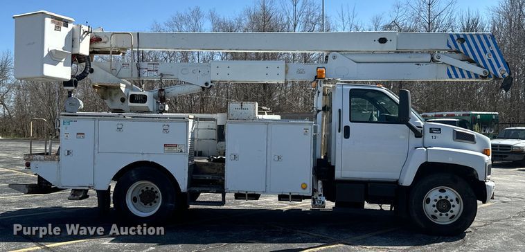 image for item ND9061 2003 GMC C7500 bucket truck