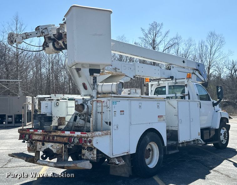 image for item ND9061 2003 GMC C7500 bucket truck