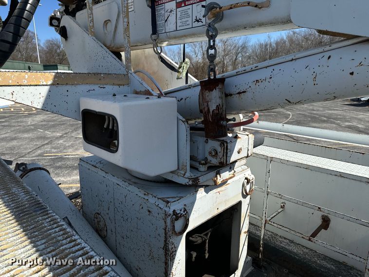 image for item ND9061 2003 GMC C7500 bucket truck