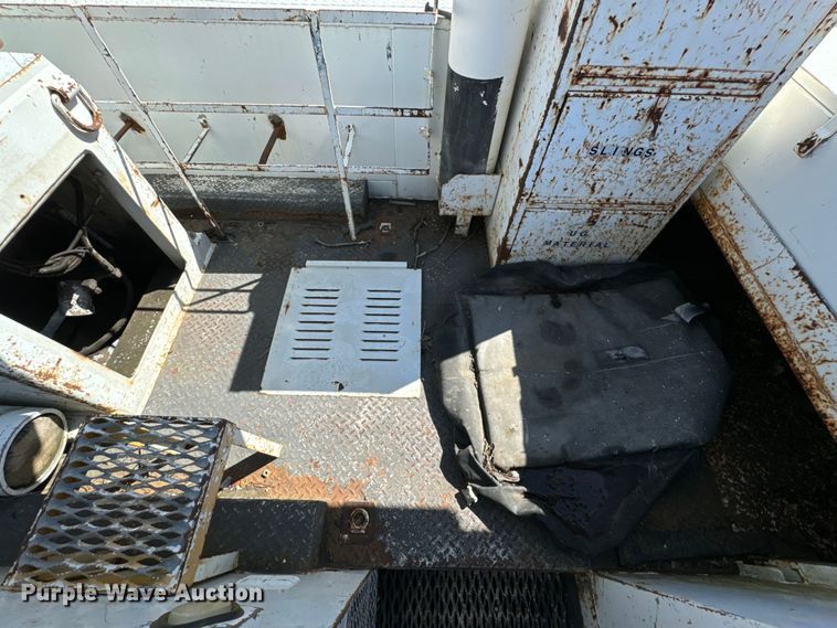 image for item ND9061 2003 GMC C7500 bucket truck