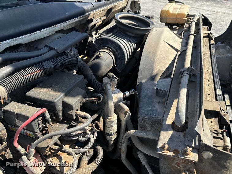 image for item ND9061 2003 GMC C7500 bucket truck