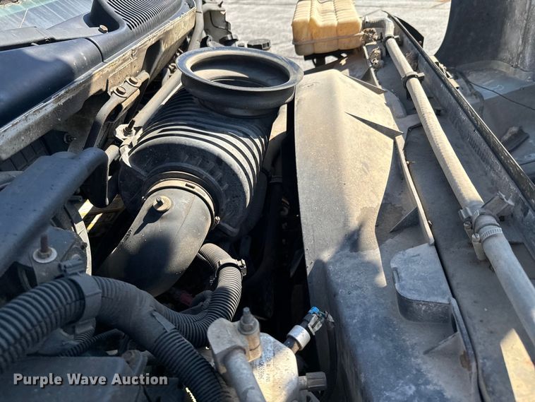 image for item ND9061 2003 GMC C7500 bucket truck