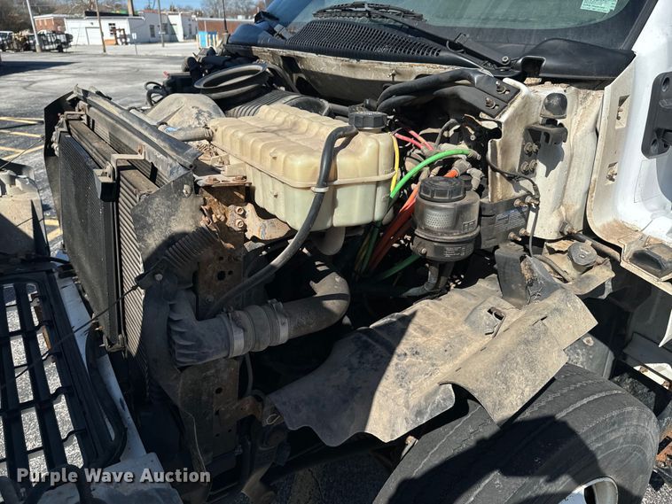 image for item ND9061 2003 GMC C7500 bucket truck