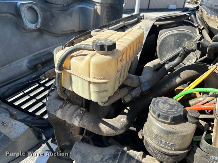 image for item ND9061 2003 GMC C7500 bucket truck