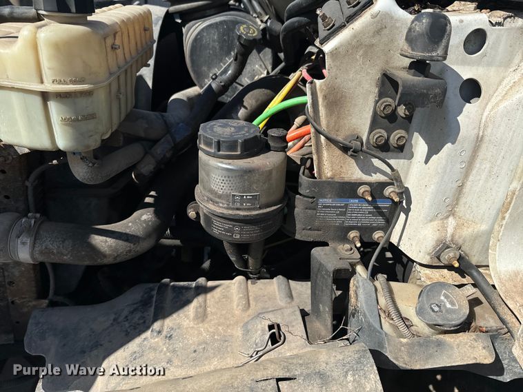 image for item ND9061 2003 GMC C7500 bucket truck