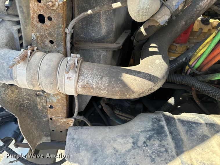 image for item ND9061 2003 GMC C7500 bucket truck