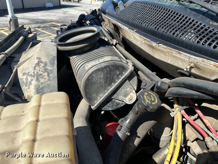 image for item ND9061 2003 GMC C7500 bucket truck