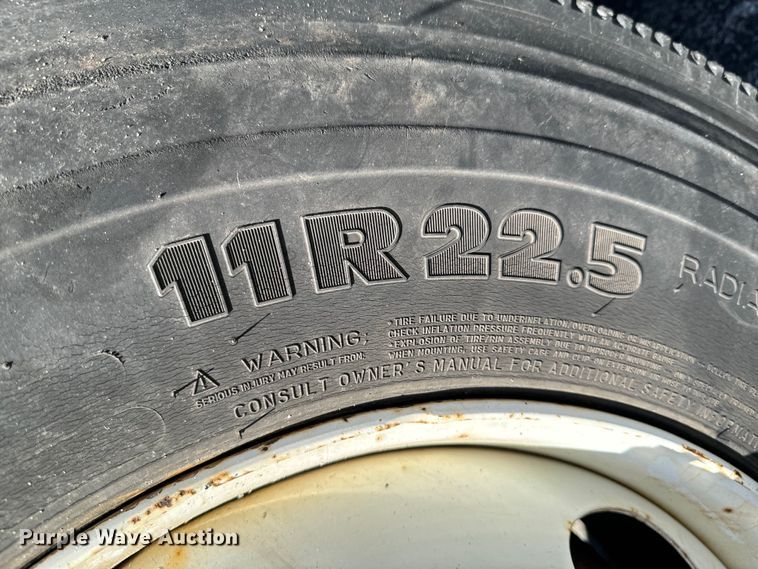 image for item ND9061 2003 GMC C7500 bucket truck