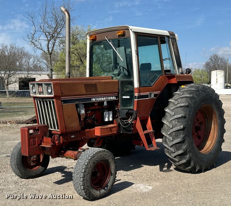 image for item ND9081 1981 International 1086 tractor
