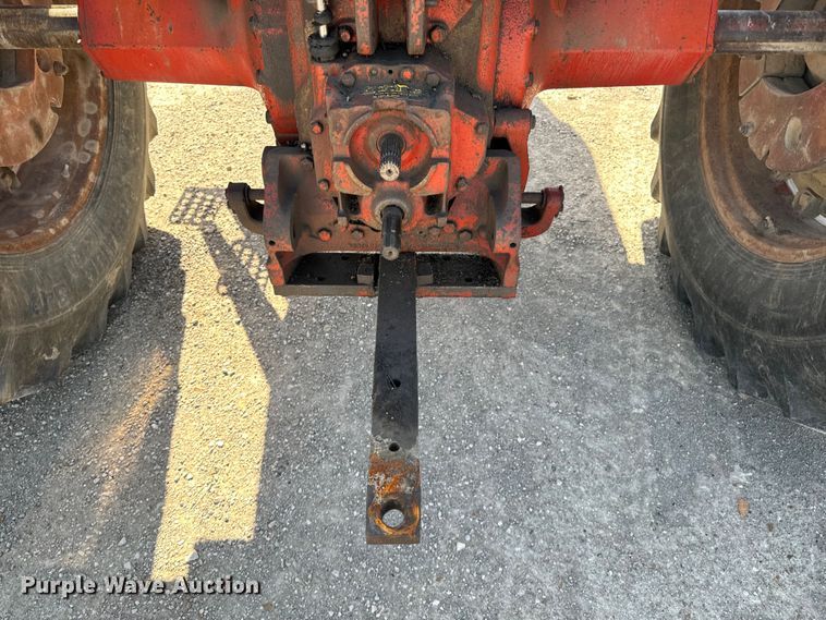 image for item ND9081 1981 International 1086 tractor