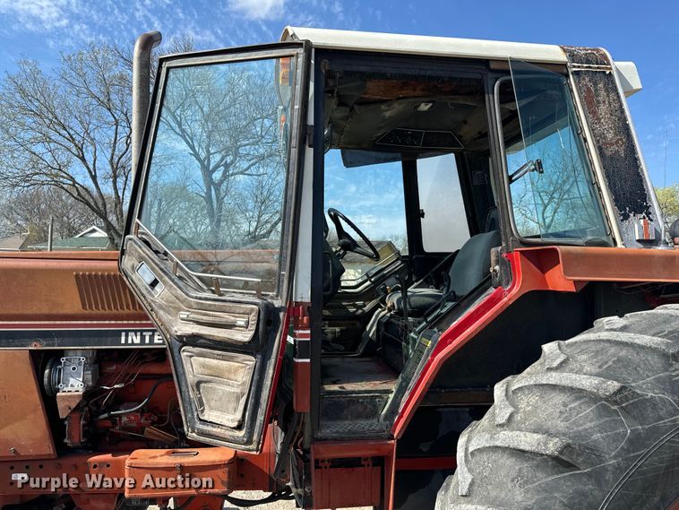 image for item ND9081 1981 International 1086 tractor