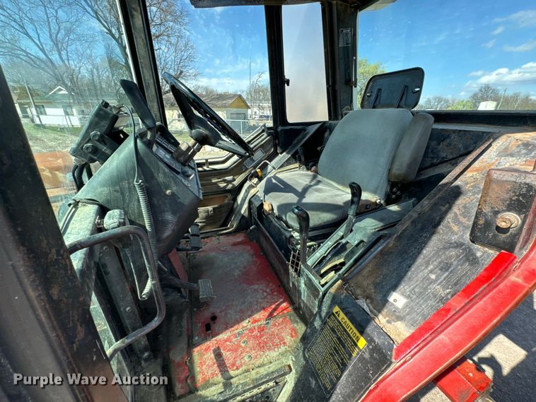 image for item ND9081 1981 International 1086 tractor