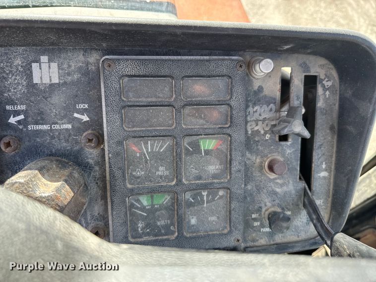 image for item ND9081 1981 International 1086 tractor