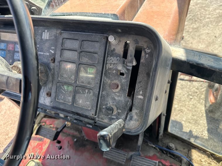 image for item ND9081 1981 International 1086 tractor