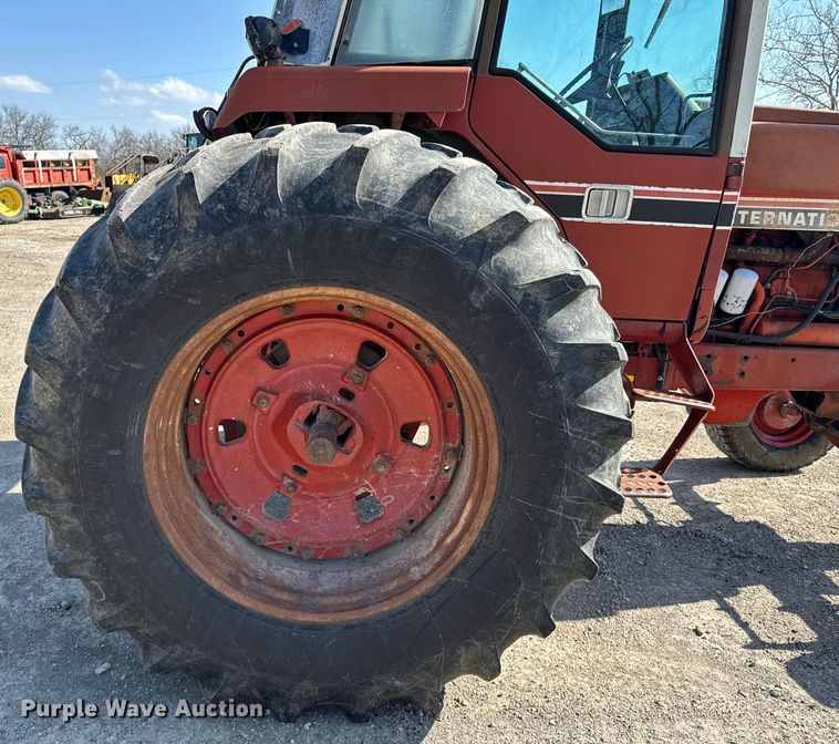 image for item ND9081 1981 International 1086 tractor