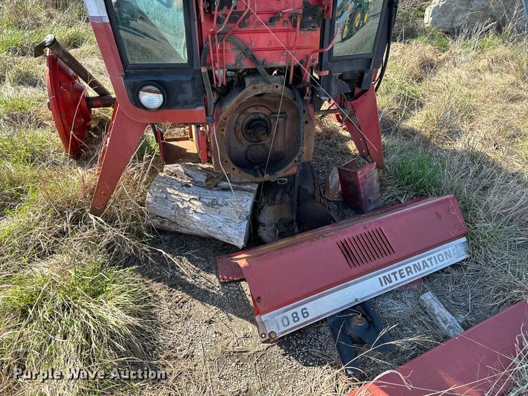 image for item ND9081 1981 International 1086 tractor