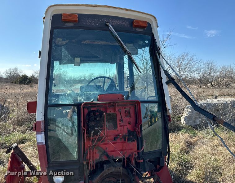 image for item ND9081 1981 International 1086 tractor