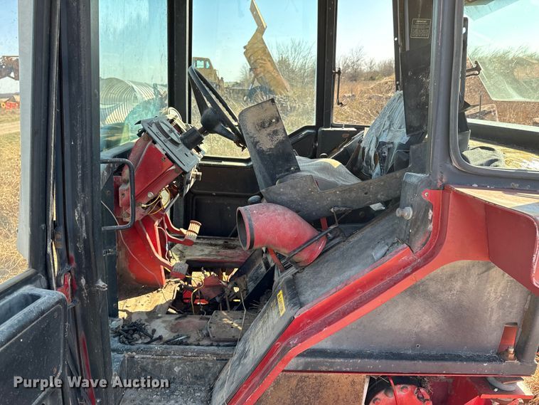 image for item ND9081 1981 International 1086 tractor