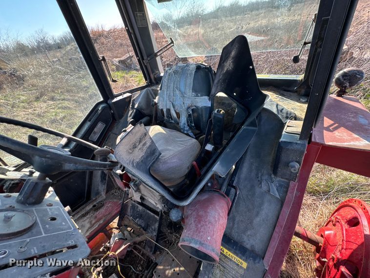 image for item ND9081 1981 International 1086 tractor