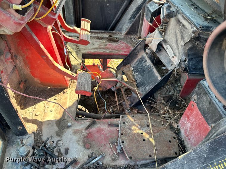 image for item ND9081 1981 International 1086 tractor