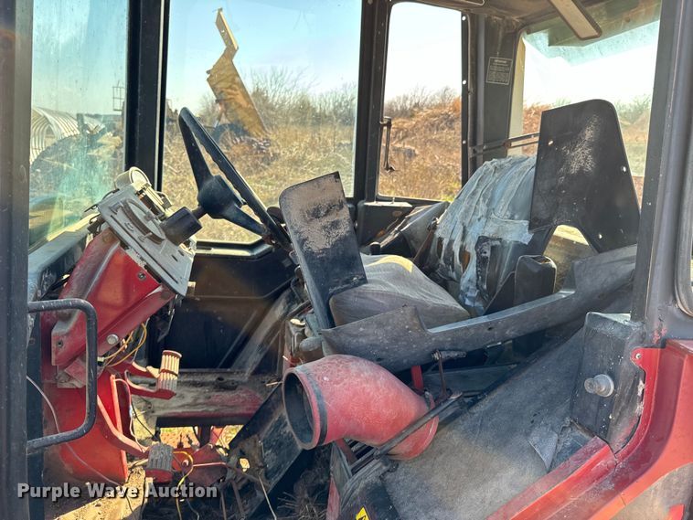 image for item ND9081 1981 International 1086 tractor