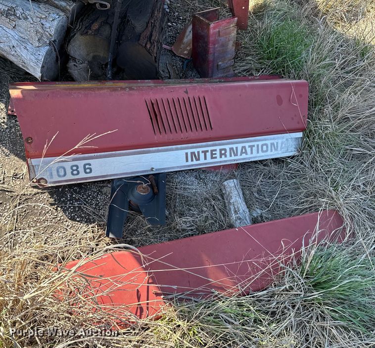 image for item ND9081 1981 International 1086 tractor