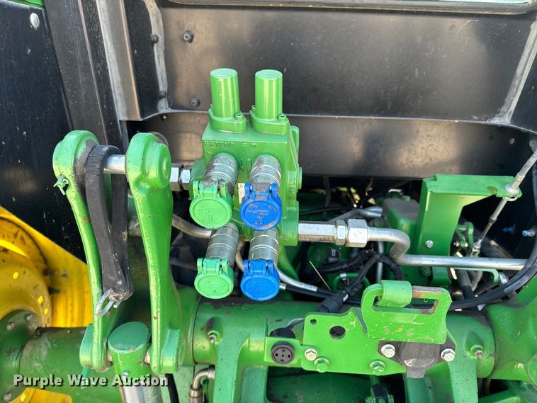 image for item ND9082 2015 John Deere 6115D MFWD tractor