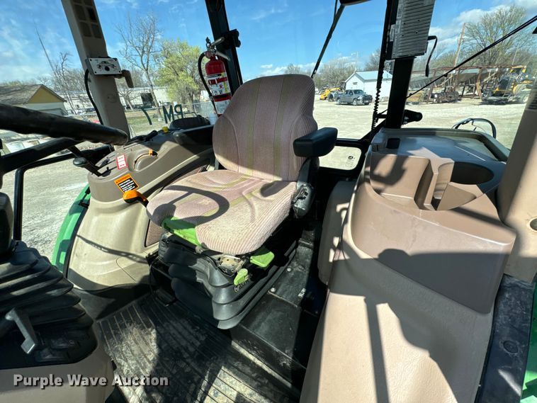 image for item ND9082 2015 John Deere 6115D MFWD tractor