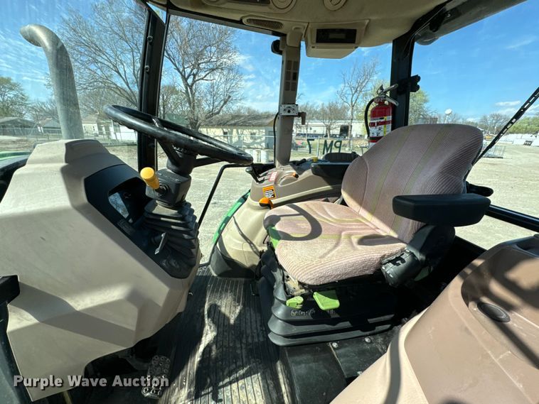 image for item ND9082 2015 John Deere 6115D MFWD tractor