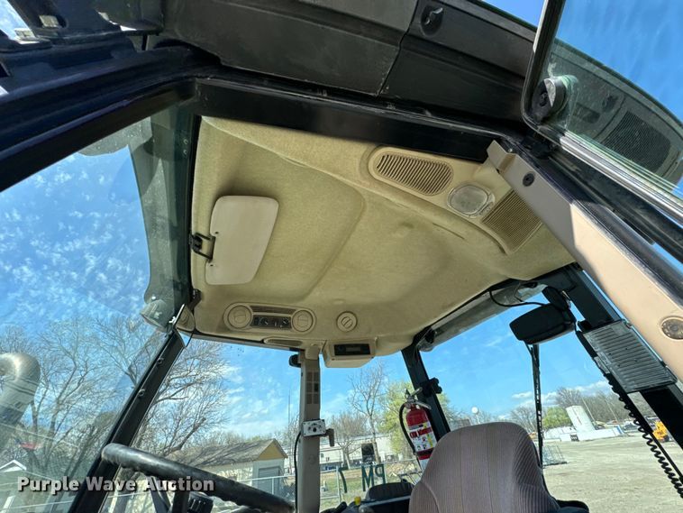 image for item ND9082 2015 John Deere 6115D MFWD tractor