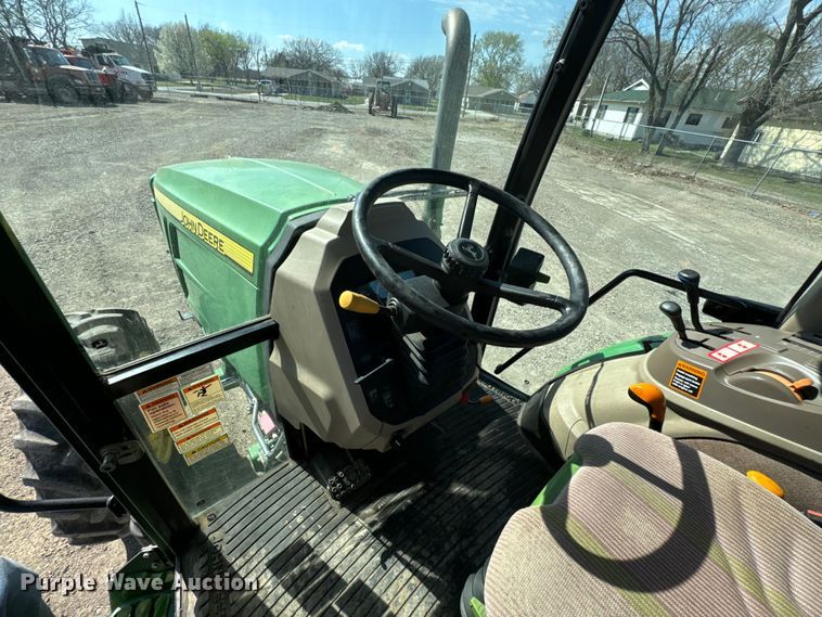 image for item ND9082 2015 John Deere 6115D MFWD tractor