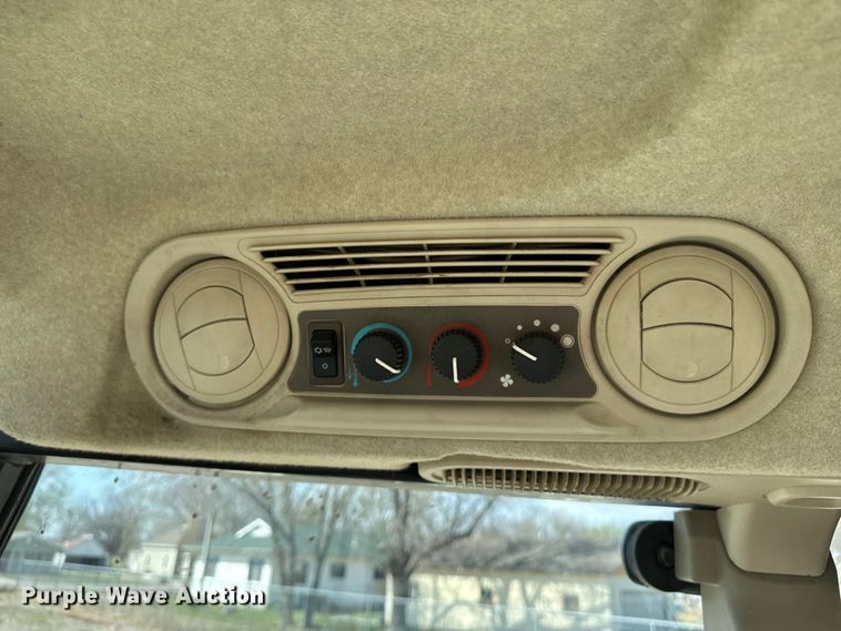 image for item ND9082 2015 John Deere 6115D MFWD tractor