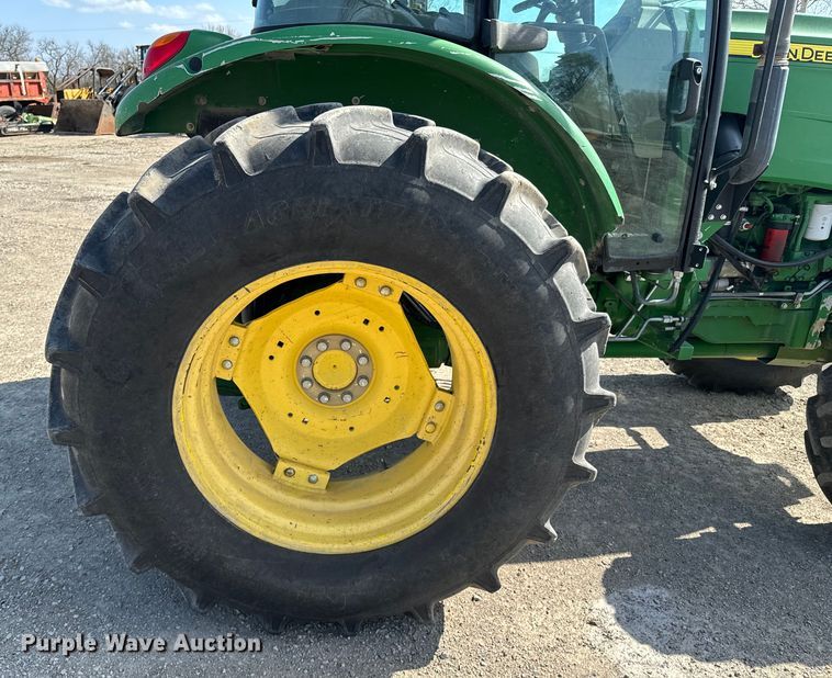 image for item ND9082 2015 John Deere 6115D MFWD tractor