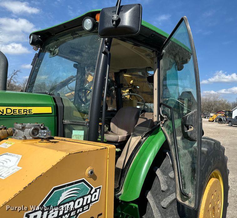 image for item ND9083 2015 John Deere 6115D MFWD tractor